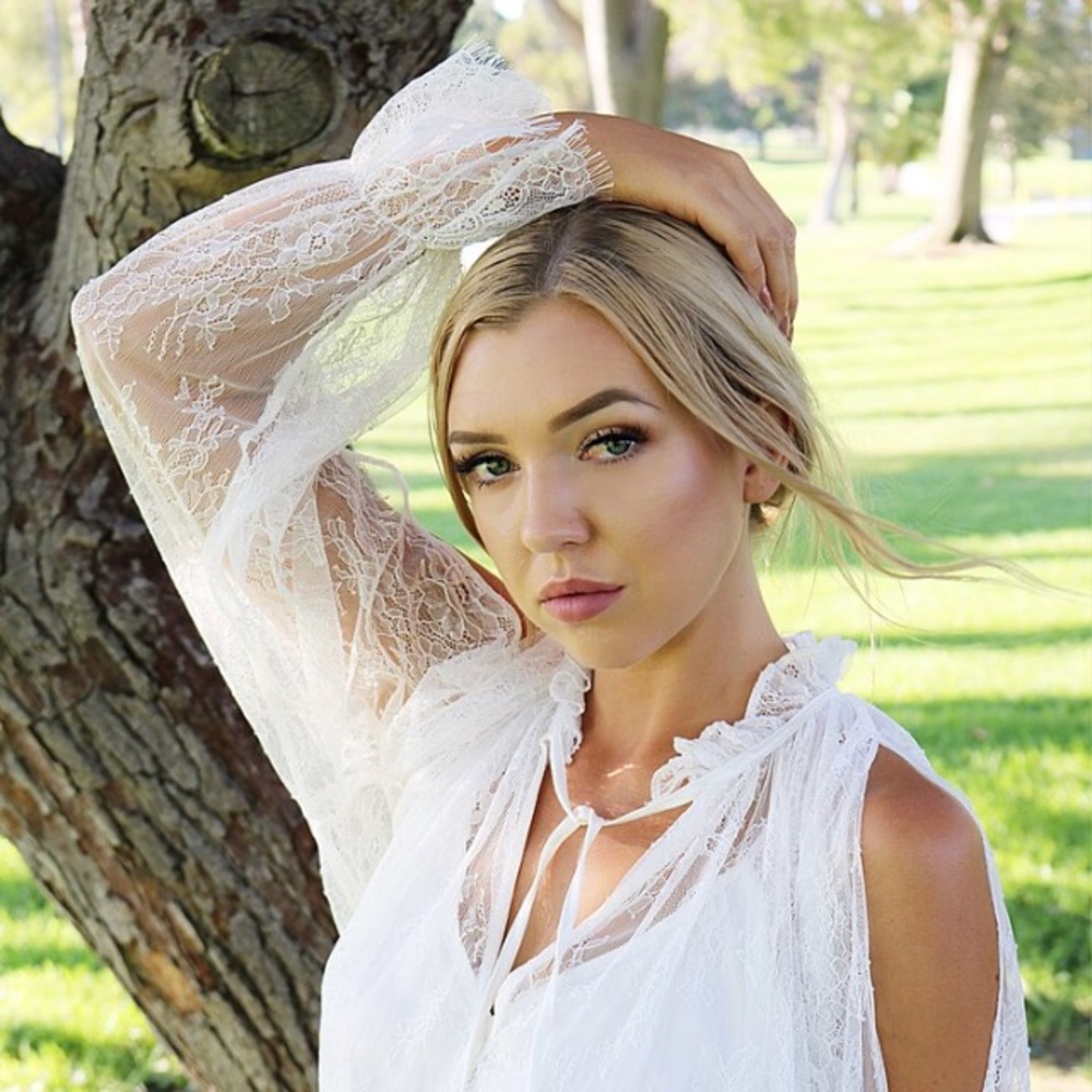 Victoria Lace Top - Picture 2 of 4